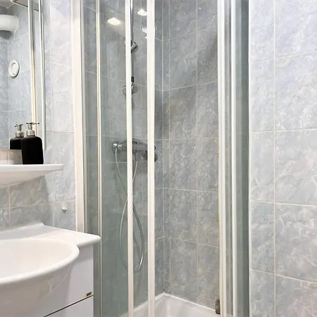 Appartement 2 Pieces Au Lavandou, Proche Plage, Avec Terrasse - Fr-1-251-860 Le Lavandou